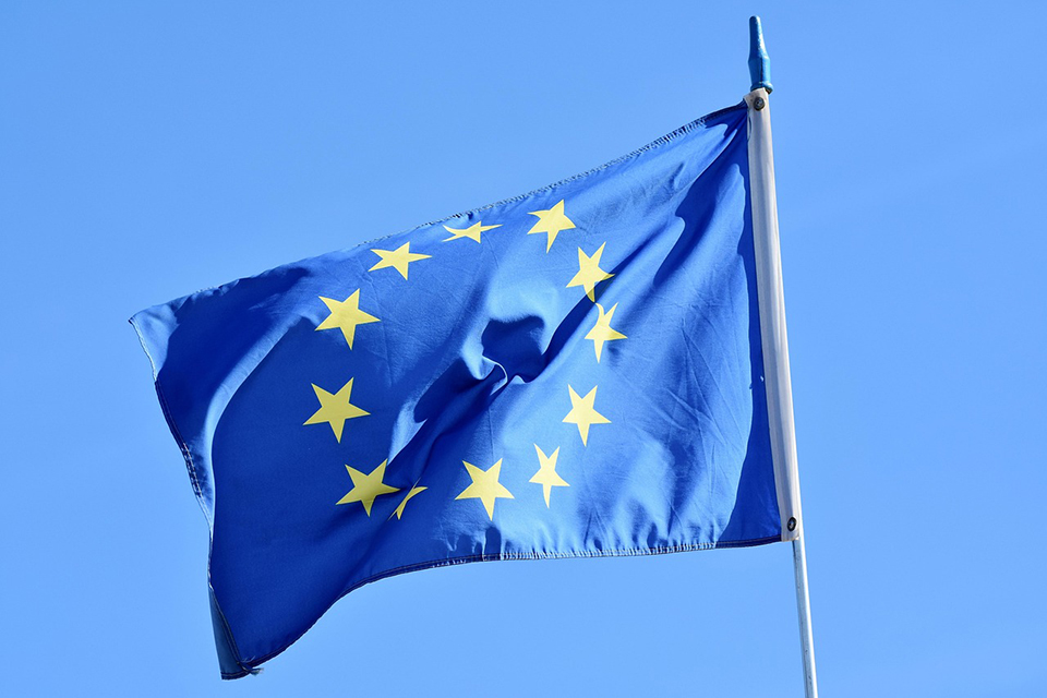 Europos Komisijos jaunimo patikros pažanga: jaunimo balsų stiprinimas ES politikos formavime