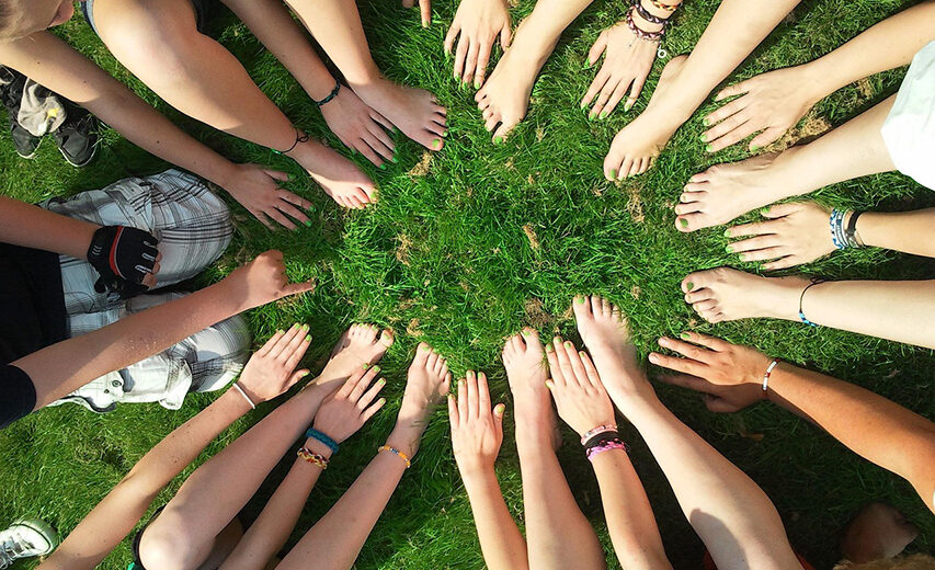 Nauja publikacija pristato įkvepiančius solidarumo projektus