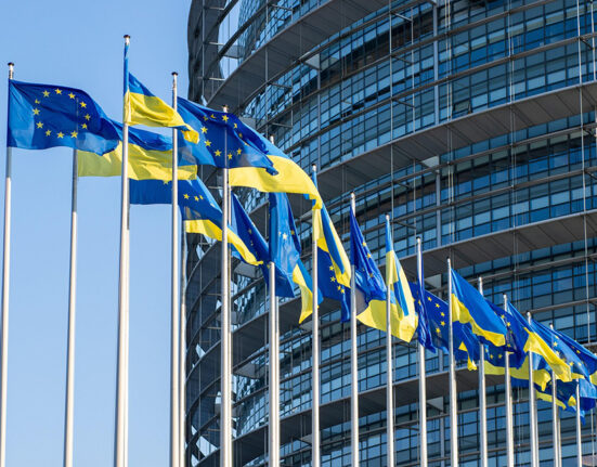 Europos Parlamente – balsavimai dėl nepasitikėjimo Komisija, oro erdvės pažeidimų ir lyčių lygybės