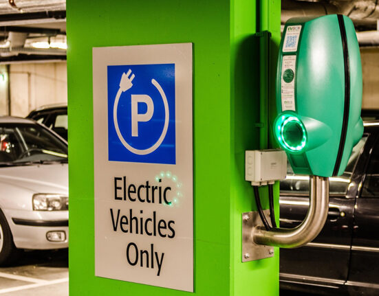 Tobulesnė galios elektronika ateities elektromobiliams