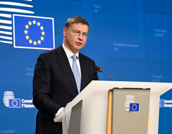 Komisaro Dombrovskio pastabos Eurogrupės spaudos konferencijoje: konkurencingumas, pasaulinės įtampos ir skaitmeninis euras