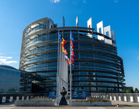 Dienos naujienos iš Europos Parlamento: Arktis, socialiniai tinklai ir 2026 m. ES biudžetas