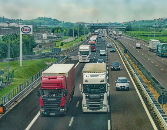 Taryba patvirtino poziciją dėl didžiausių leidžiamų kelių transporto priemonių matmenų ir svorio