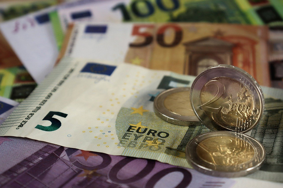 Mažmeninių investicijų strategija: Taryba ir Parlamentas susitarė dėl taisyklių, kurios stiprins investuotojų apsaugą ir didins rinkų konkurencingumą