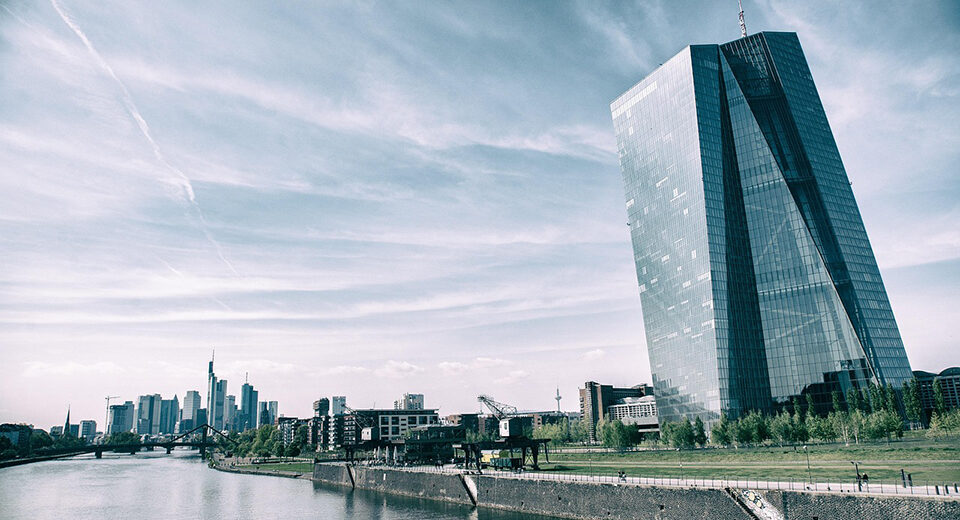 ECB: ką rodo naujausi tyrimai, analitikų apklausa ir interviu – paprastai apie tai, kas vyksta ekonomikoje