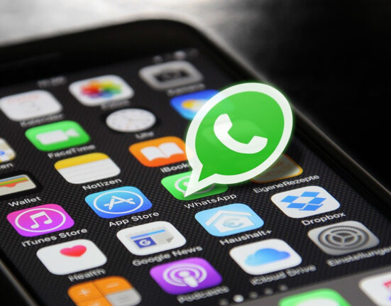Europos Komisija priskyrė „WhatsApp“ labai didelių interneto platformų kategorijai