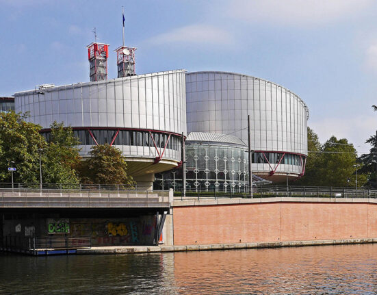ESTT: Vengrija pažeidė ES teisę balsuodama prieš bendrą poziciją dėl kanapių perklasifikavimo