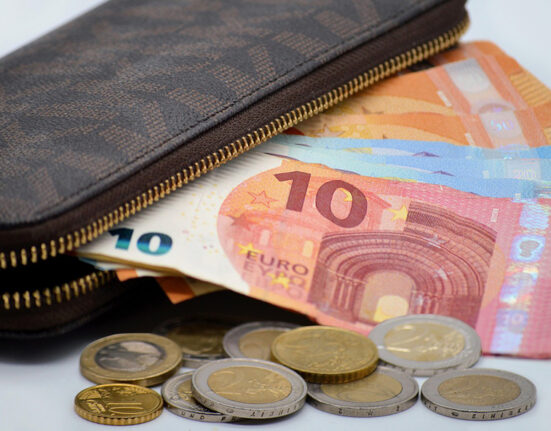 Ką ECB sako apie pinigus, darbą ir ateitį: kas svarbu gyventojams