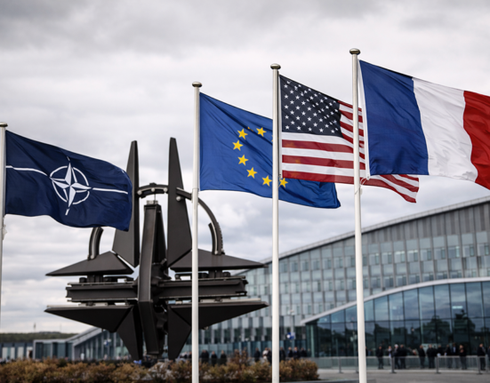 NATO vadovas: Europa vis dar priklausoma nuo JAV, bet ne visi su tuo sutinka