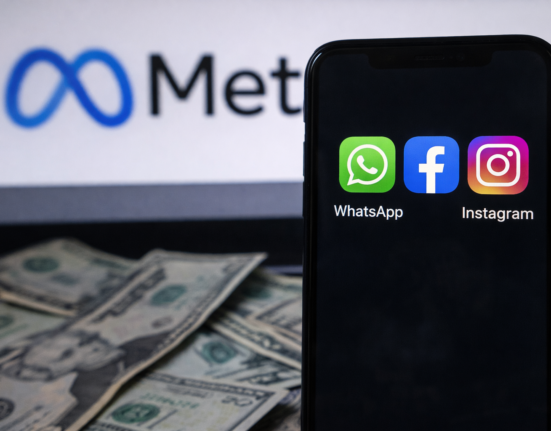 „Meta“ planuoja mokamas prenumeratas „Instagram“, „Facebook“ ir „WhatsApp“