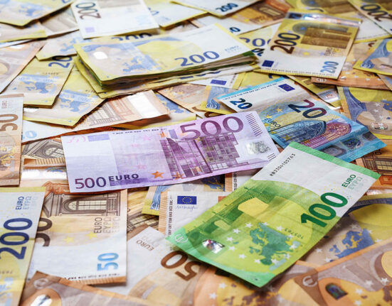 ES Taryba atvėrė kelią SAFE finansinei paramai aštuonioms valstybėms ir susitarimui su Kanada