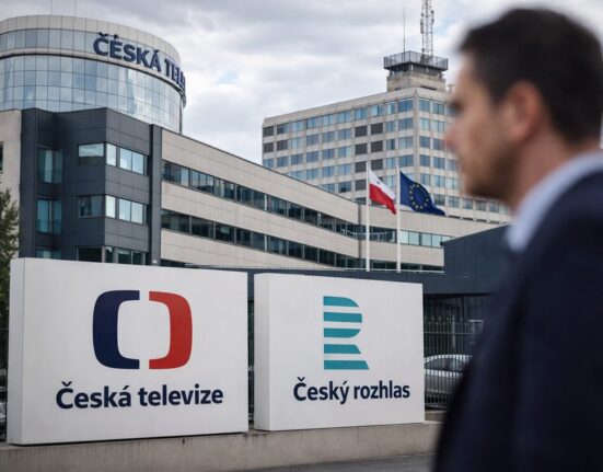 Čekijos vyriausybė imasi spaudimo visuomeniniam transliuotojui