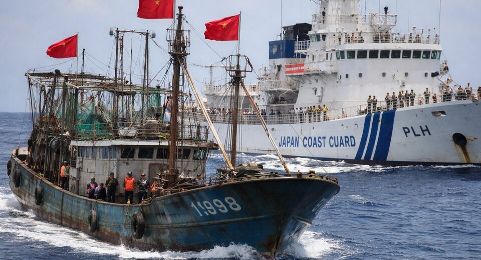 Japonija konfiskavo Kinijos žvejybos laivą – įtampa su Pekinu vėl auga