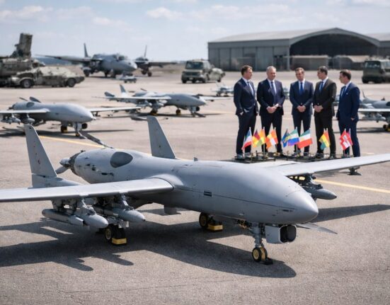 Penkios NATO šalys sutarė per metus pradėti pigių dronų gamybą