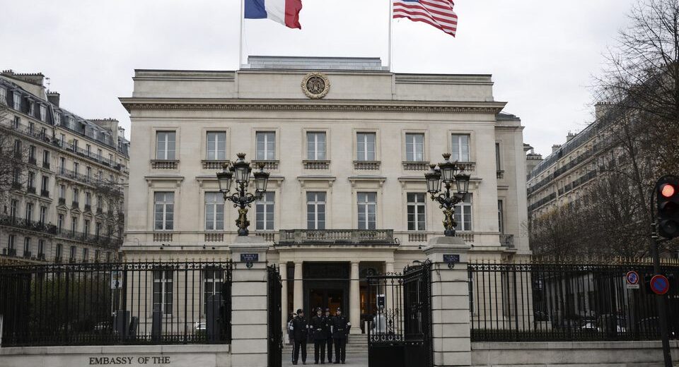 Prancūzija apribojo JAV ambasadoriaus prieigą po ignoruoto diplomatinio šaukimo