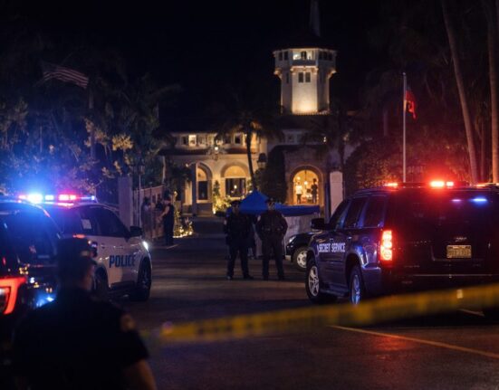 Slaptoji tarnyba nušovė ginkluotą vyrą prie Donaldo Trumpo rezidencijos „Mar-a-Lago“
