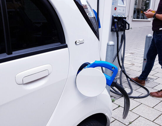 Kinijos automobilių gamintoja BYD plečia veiklą Pakistano rinkoje