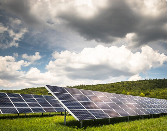 Naujas tyrimas padės vertinti švarių energetikos technologijų poveikį pereinant prie klimato neutralumo