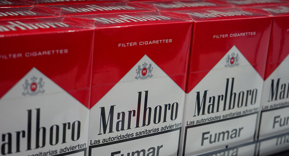 Penkių šalių operacijoje smogta iš Jungtinės Karalystės veikusiai cigarečių kontrabandos grupuotei