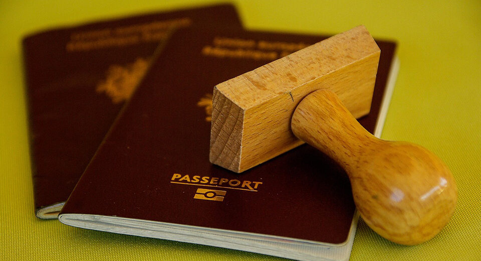 Europos Komisija sustabdė bevizį režimą Gruzijos diplomatinių pasų turėtojams