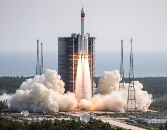 Kinija remia kosmoso startuolius, siekdama pasivyti „SpaceX“