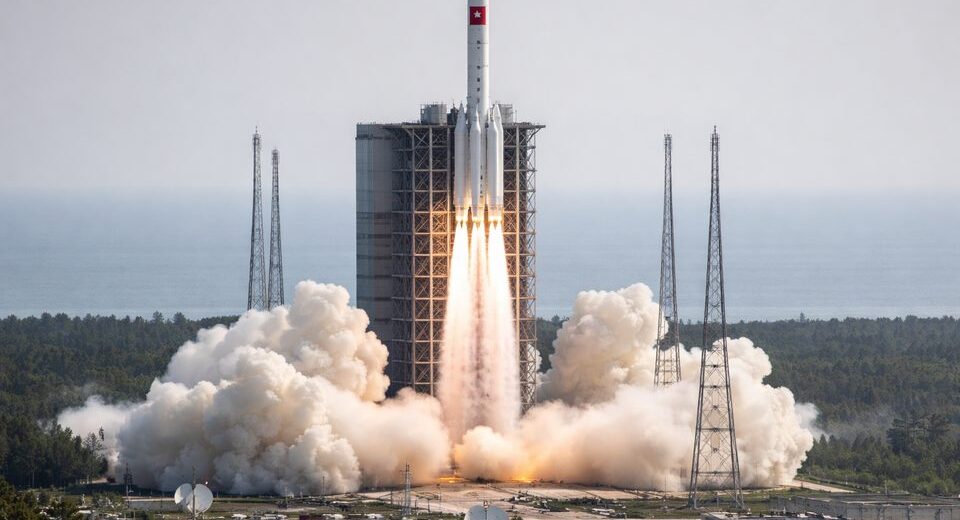 Kinija remia kosmoso startuolius, siekdama pasivyti „SpaceX“