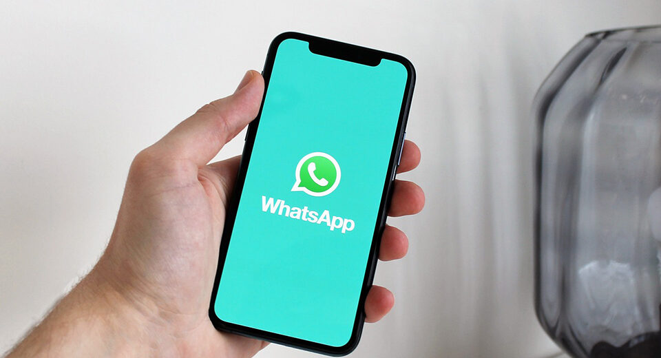 EK įspėja „Meta“ dėl konkurencijos ribojimo „WhatsApp“ platformoje