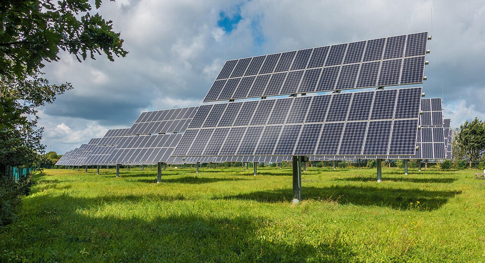 ES pristatė „AccelerateEU“ planą spartinti švarios energijos plėtrą