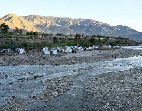 Afganistanas kaltina Pakistaną dėl smūgių – žuvo 7 žmonės, dešimtys sužeista