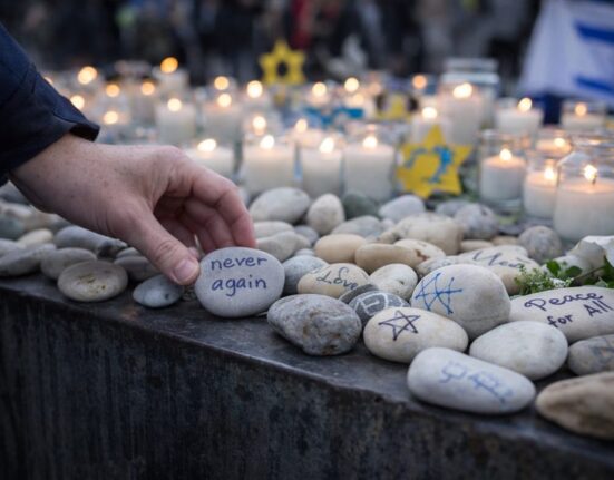 Antisemitinis smurtas Vakaruose pasiekė rekordą – auga išpuolių ir neapykantos mastas
