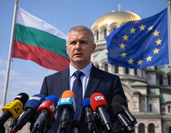 Bulgarija vėl prie rinkimų slenksčio – ar buvęs naikintuvo pilotas gali atnešti stabilumą