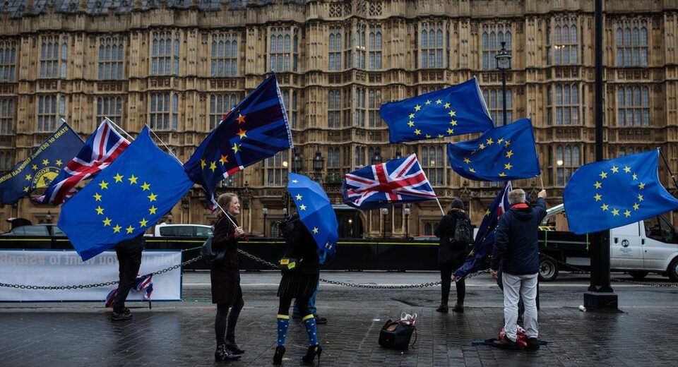 Buvęs „Brexit“ vadovas: Jungtinė Karalystė turėtų svarstyti sugrįžimą į ES