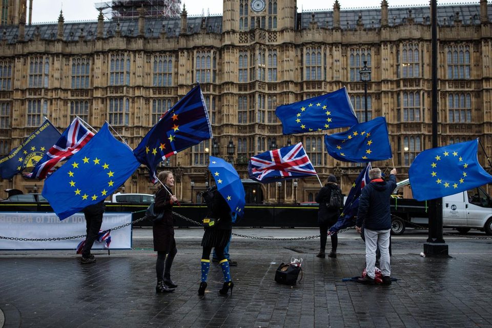 Buvęs „Brexit“ vadovas: Jungtinė Karalystė turėtų svarstyti sugrįžimą į ES