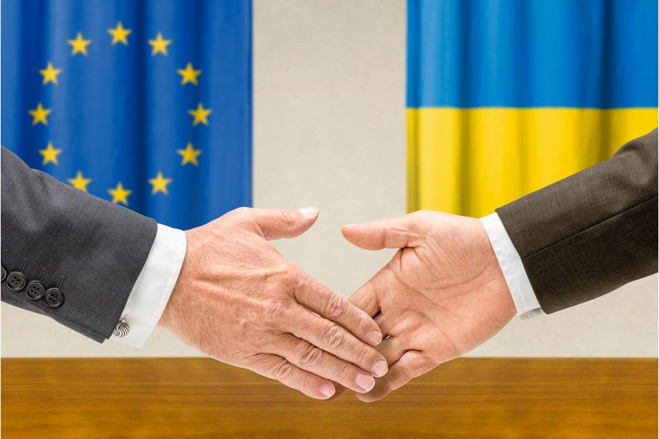 ES siūlo Ukrainai „išankstines“ narystės naudas, kol pilnas įstojimas atidedamas