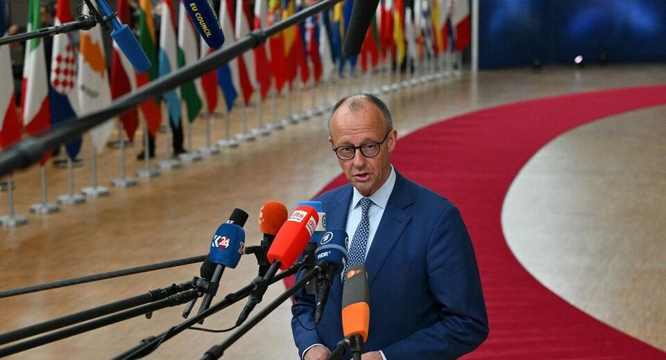 Friedrichas Merzas: Iranas „žemina“ JAV kare, Vašingtonas neturi aiškios strategijos