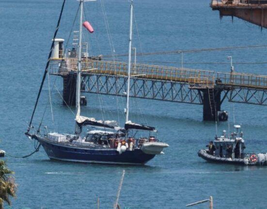 Izraelis perėmė humanitarinę flotilę daugiau nei 1 000 km nuo Gazos ruožo