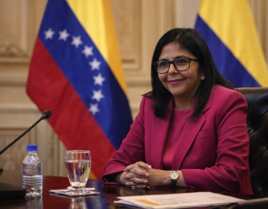 JAV panaikino sankcijas Venesuelos laikinajai prezidentei Delcy Rodriguez