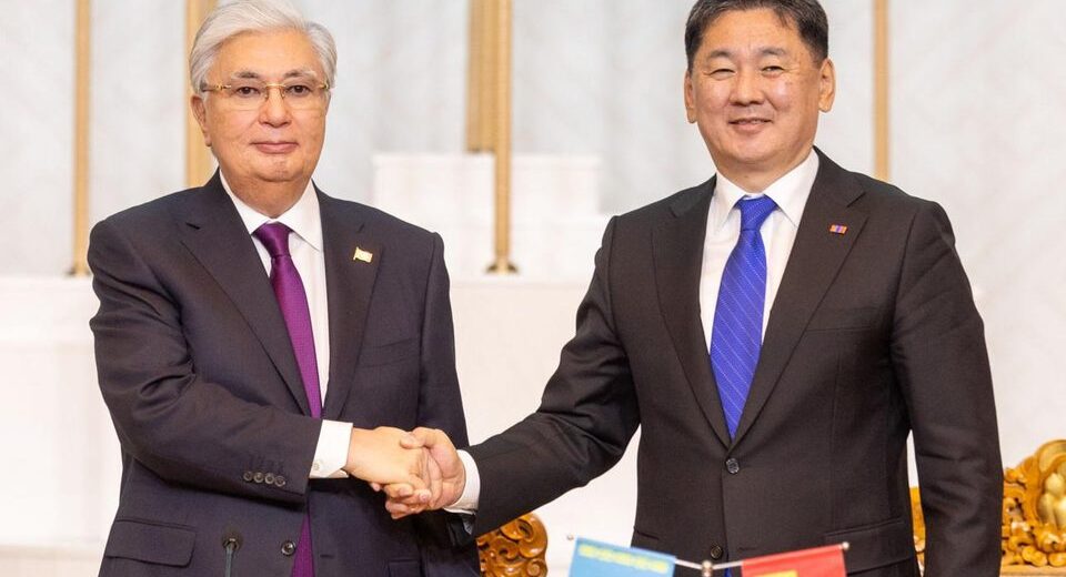 Mongolija stiprina ryšius su Kazachstanu, siekdama išlaikyti balansą tarp Kinijos ir Rusijos
