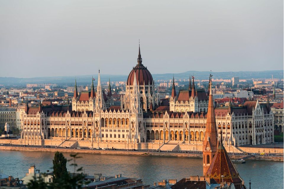 Po rinkimų Vengrijoje – įtarimai dėl turto slėpimo, Orbáno aplinka skubiai perkelia lėšas į užsienį