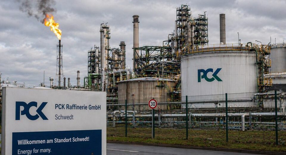 Rusija stabdo Kazachstano naftos tiekimą į Vokietiją – grėsmė Berlyno energijos tiekimui
