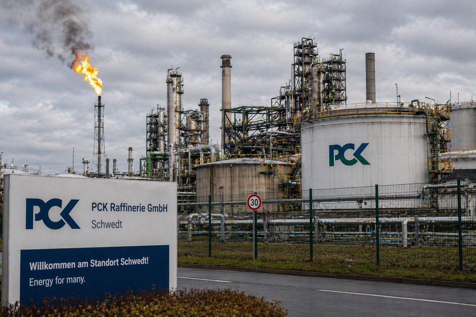 Rusija stabdo Kazachstano naftos tiekimą į Vokietiją – grėsmė Berlyno energijos tiekimui