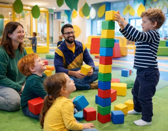 Tėvai ieško būdų atitraukti vaikus nuo ekranų: sprendimas – bendras žaidimas