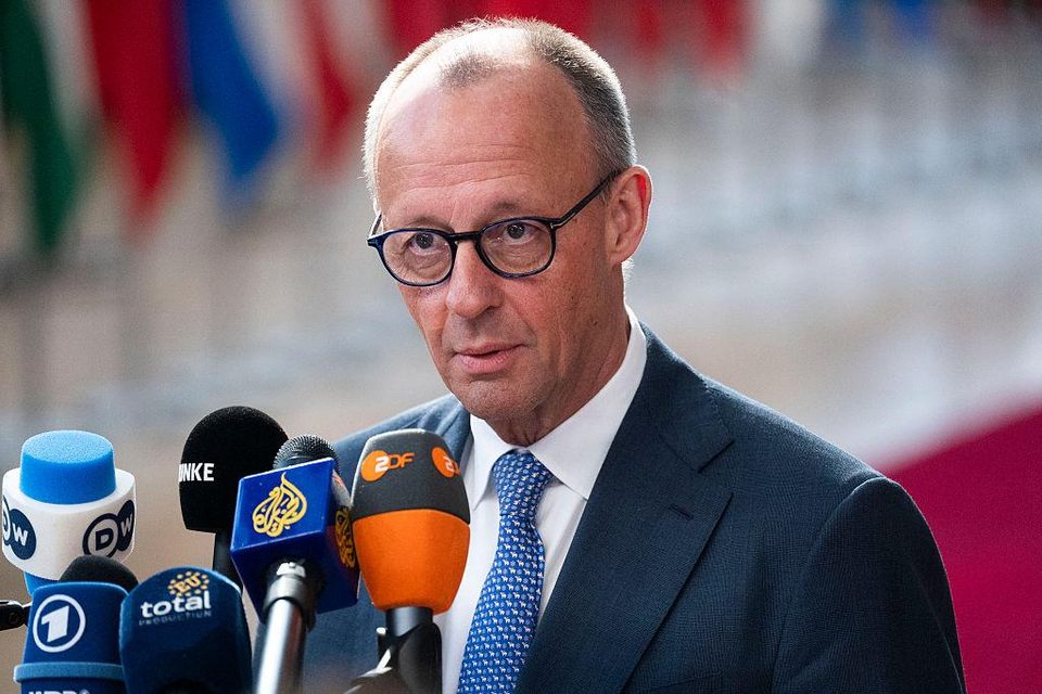 Vokietijos kancleris Friedrichas Merzas kritikuoja Donaldo Trumpo politiką ir įspėja dėl pasekmių Europos ekonomikai