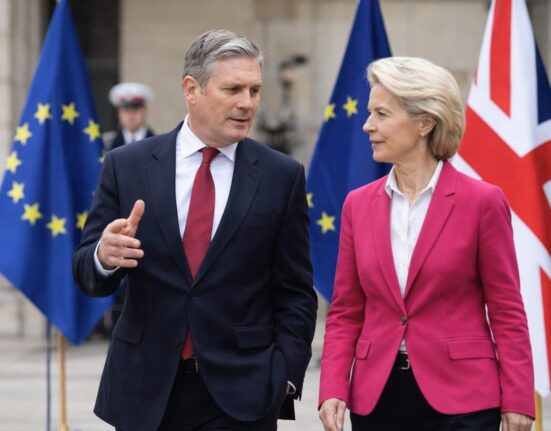 „Brexit“ pasekmės vis ryškesnės – Didžiajai Britanijai tenka permąstyti santykius su Europa