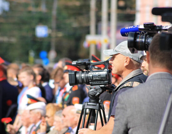 ES patvirtina įsipareigojimą ginti spaudos laisvę pasaulyje