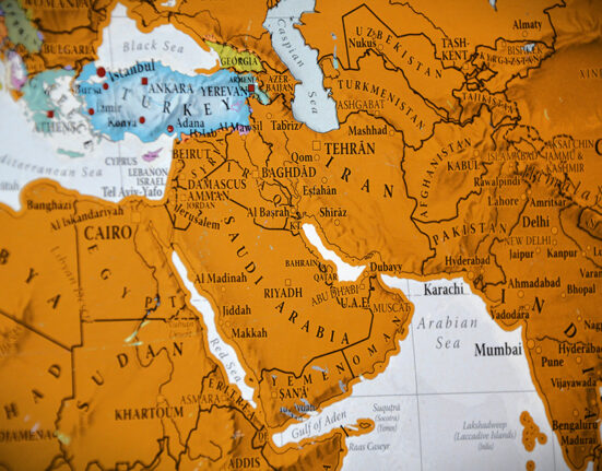 ES ir Jordanija pasirašė 135 mln. eurų vertės susitarimus dėl švietimo, saugumo ir pabėgėlių paramos