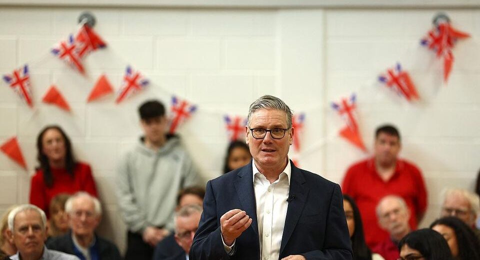 Didžiojoje Britanijoje vyksta rinkimai, galintys suduoti smūgį Keirui Starmeriui