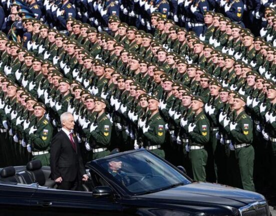 Putinas pareiškė manantis, kad karas Ukrainoje „artėja prie pabaigos“