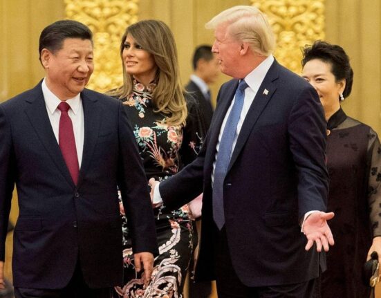 Trumpas Pekine su Xi Jinpingu aptars Iraną ir prekybos karą
