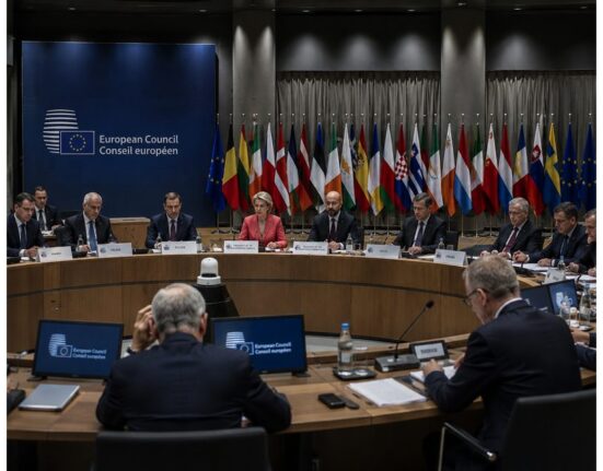 ES pratęsė sankcijas su buvusiu Basharo al-Assado režimu susijusiems asmenims